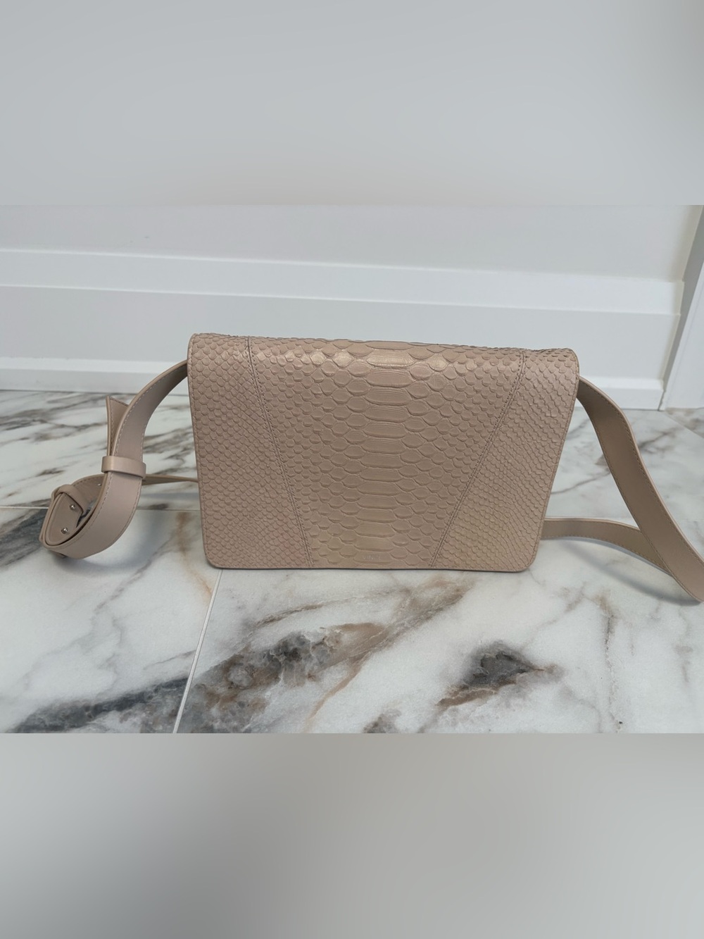 Vince Mod V Python Embossed Leather Crossbody Bag Tan Beige Envelope Clutch - Picture 3 of 16